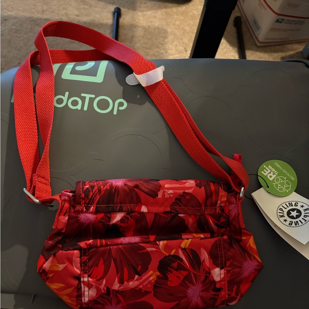 NWT kippling floral red crossbody‎ - Picture 2 of 9